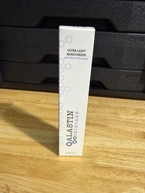 Alastin Skincare Ultra Light Moisturizer - White